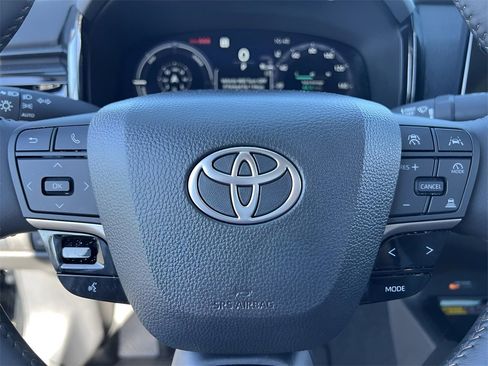 Certified 2025 Toyota Camry XLE image 15