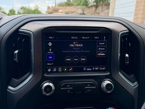 Used 2020 GMC Sierra 2500 Denali w/ Denali Ultimate Package AWD/4WD image 18