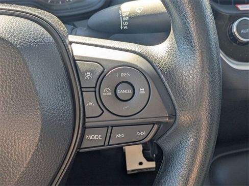 Certified 2025 Toyota Corolla LE image 18