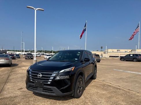 Certified 2024 Nissan Rogue SV FWD image 7