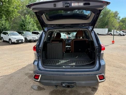 Used 2018 Toyota Highlander Limited Platinum AWD/4WD image 17