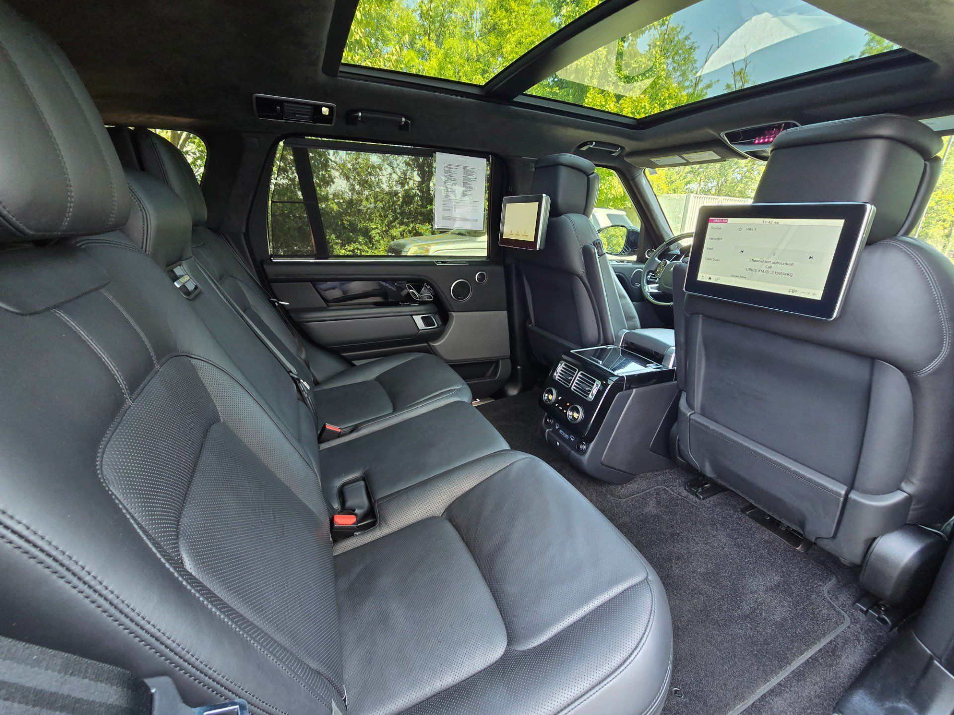 Used 2021 Land Rover Range Rover P525 Westminster Edition LWB AWD/4WD image 32