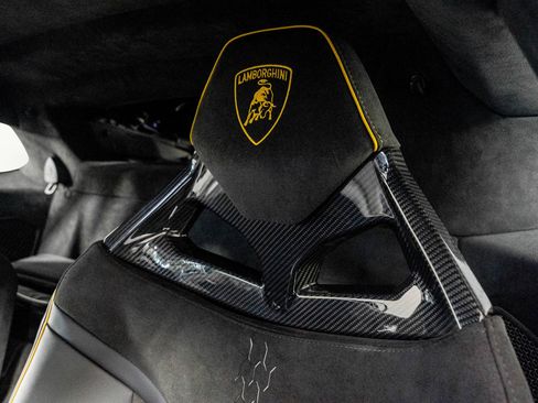 Used 2024 Lamborghini Huracan Sterrato image 36