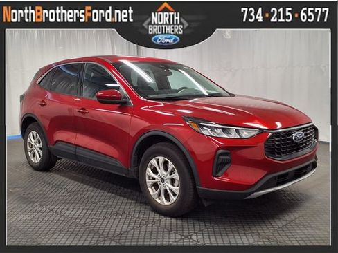 Used 2023 Ford Escape Active w/ Tech Pack #2 image 1