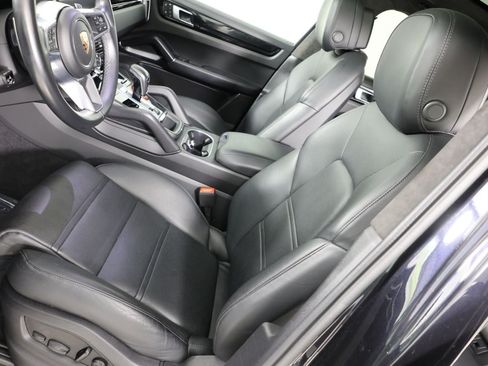 Used 2022 Porsche Cayenne GTS w/ Premium Package Plus AWD/4WD image 10