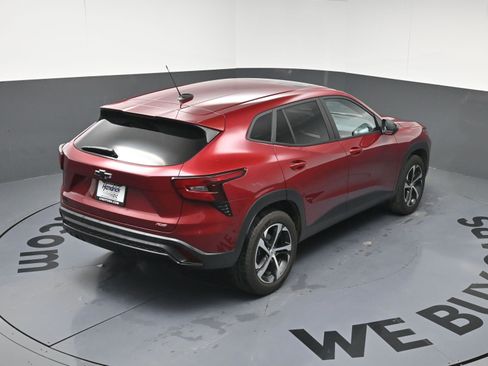 Used 2024 Chevrolet Trax RS w/ Sunroof Package image 25