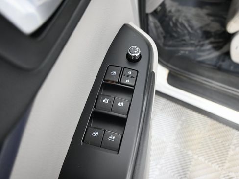 Used 2018 Toyota Highlander XLE image 21