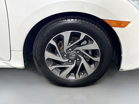 Used 2018 Honda Civic EX image 32