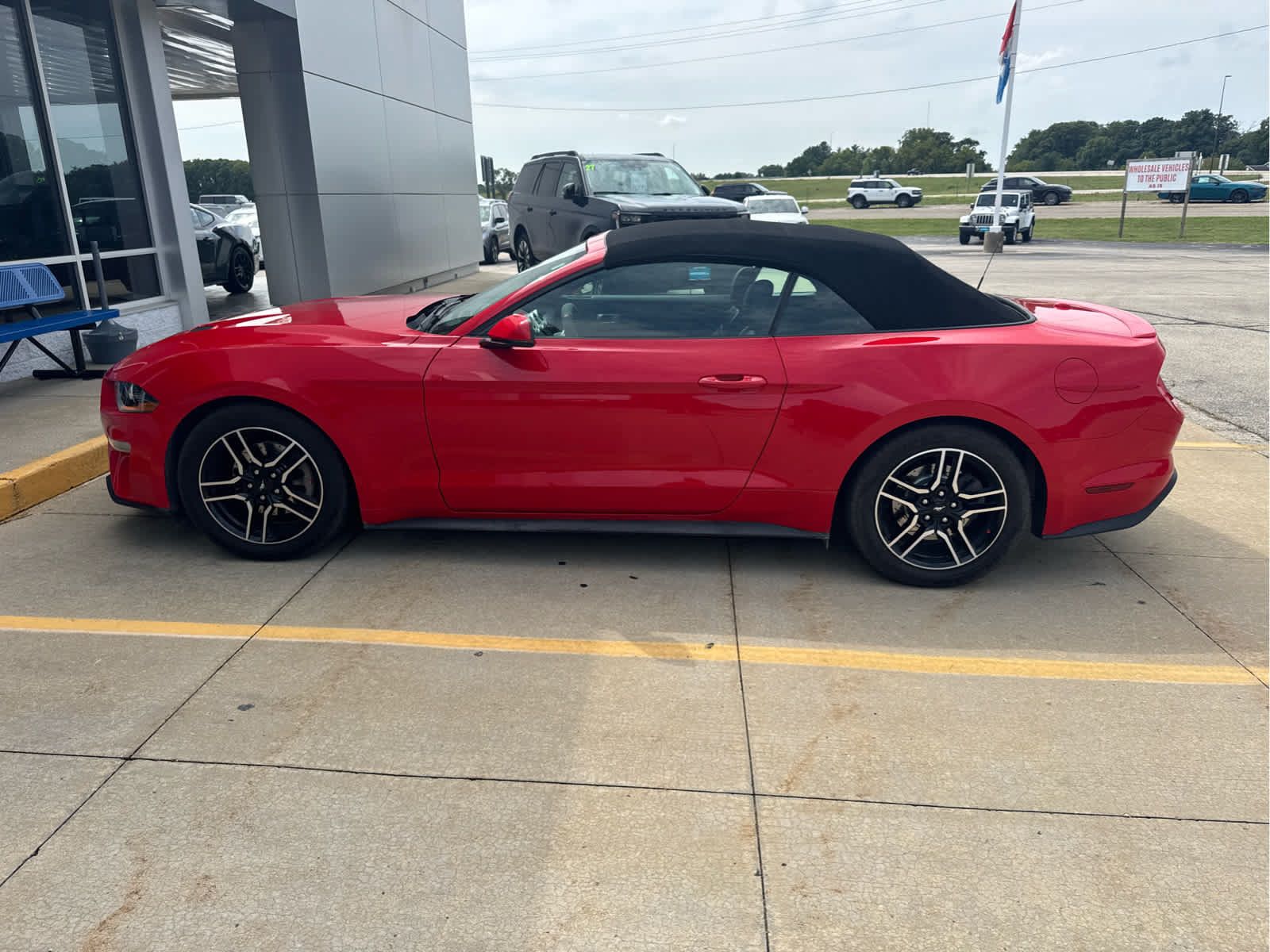 Used 2020 Ford Mustang Premium RWD image 2
