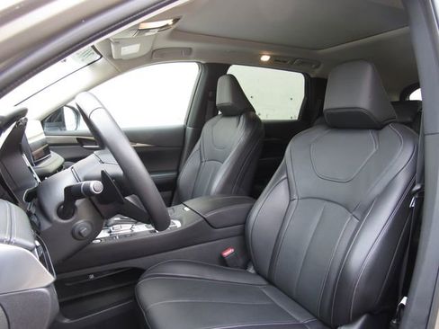 Used 2025 INFINITI QX60 Luxe AWD/4WD image 11
