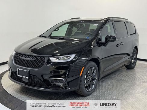 New 2026 Chrysler Pacifica Select image 4
