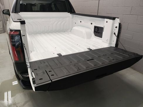 New 2026 GMC Sierra EV Elevation image 22