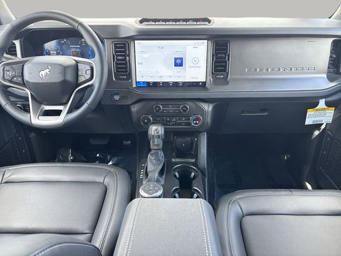 New 2025 Ford Bronco Badlands image 13