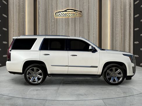 Used 2018 Cadillac Escalade Premium Luxury image 8