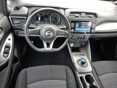 Used 2024 Nissan Leaf S image 12