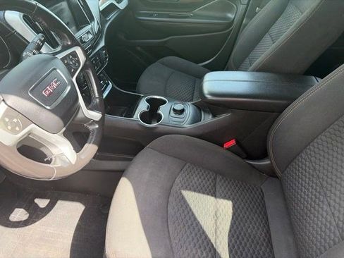 Used 2019 GMC Terrain SLE w/ LPO, Floor Liner Package AWD/4WD image 9