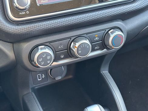 Used 2025 Nissan Kicks Play S image 18