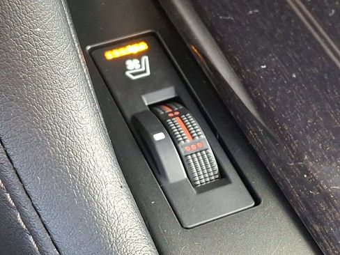 Used 2023 Lexus GX 460 Premium w/ Premium Package image 26