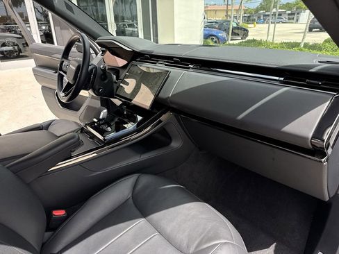 Used 2024 Land Rover Range Rover Sport Dynamic SE image 32