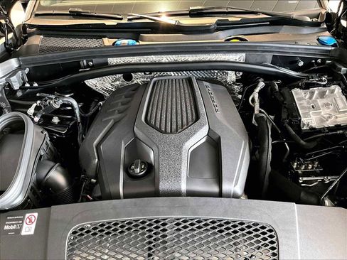 New 2026 Porsche Macan image 20