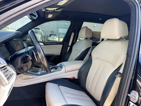 Used 2019 BMW X7 xDrive40i w/ Premium Package AWD/4WD image 11