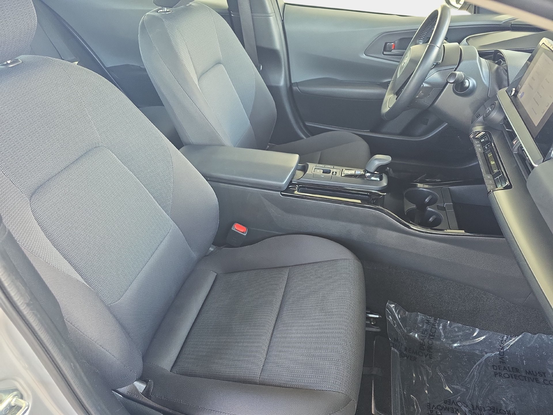 Used 2025 Toyota Prius LE FWD image 10