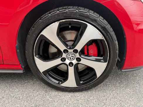 Used 2017 Volkswagen GTI SE FWD image 14