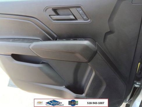 Used 2024 Chevrolet Colorado W/T RWD image 11