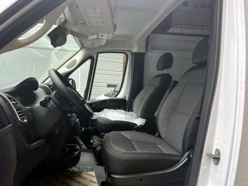 New 2024 RAM ProMaster 3500 w/ Quick Order Package 22G SLT FWD image 4