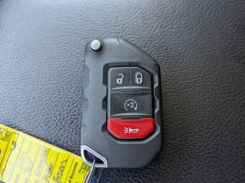 Used 2024 Jeep Wrangler Unlimited Sport AWD/4WD image 31