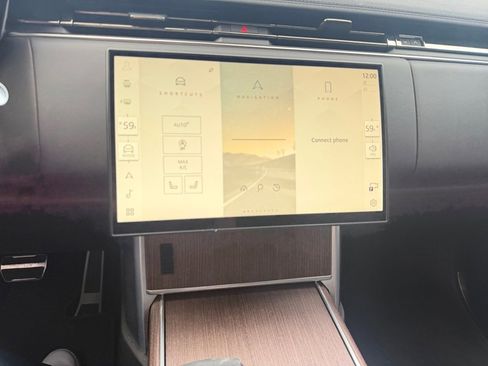 Used 2024 Land Rover Range Rover SE image 17