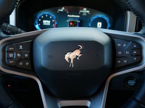 Used 2025 Ford Bronco Outer Banks image 25