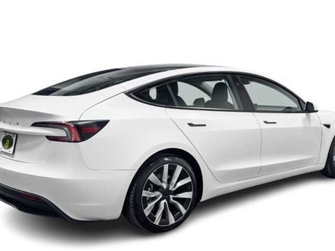 Used 2024 Tesla Model 3 Standard Range image 2