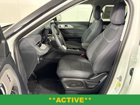 New 2026 Ford Explorer Active RWD image 13