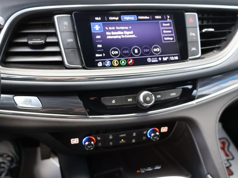 Certified 2024 Buick Enclave Premium image 21