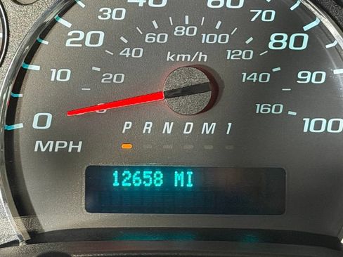 Used 2025 Chevrolet Express 3500 LT w/ LT Preferred Equipment Group RWD image 16