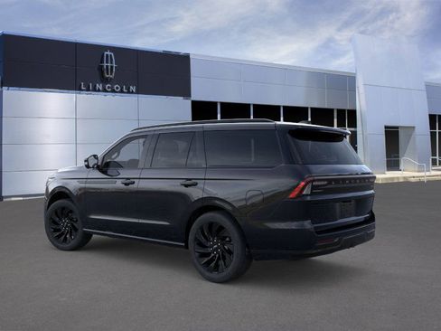 New 2026 Lincoln Navigator Reserve AWD/4WD image 4