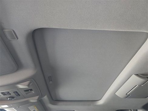 Used 2017 Cadillac Escalade Luxury image 26