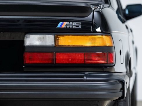 Used 1988 BMW M5 RWD image 19