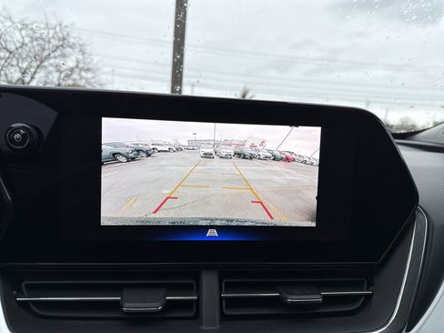 Used 2024 Chevrolet Trax LT w/ Driver Confidence Package image 19