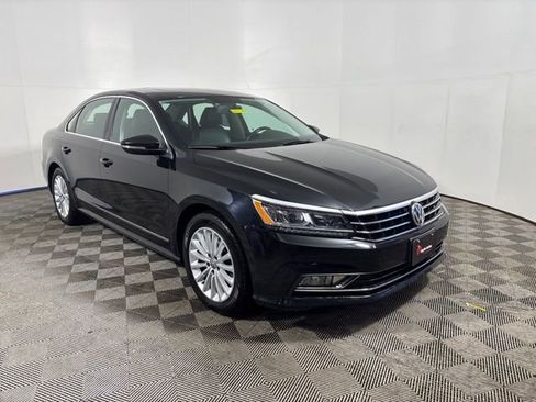 Used 2017 Volkswagen Passat 1.8T SE w/ SE Lighting Package image 1