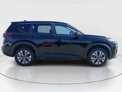 Used 2023 Nissan Rogue SV image 4