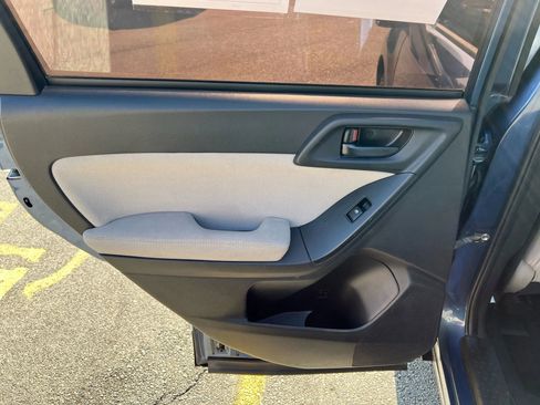 Used 2014 Subaru Forester 2.5i Premium w/ All-Weather Package image 29