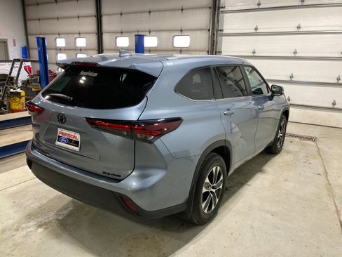 Used 2024 Toyota Highlander XLE image 14