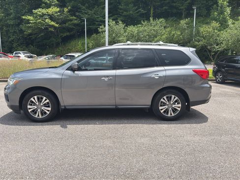 Used 2019 Nissan Pathfinder S FWD image 6