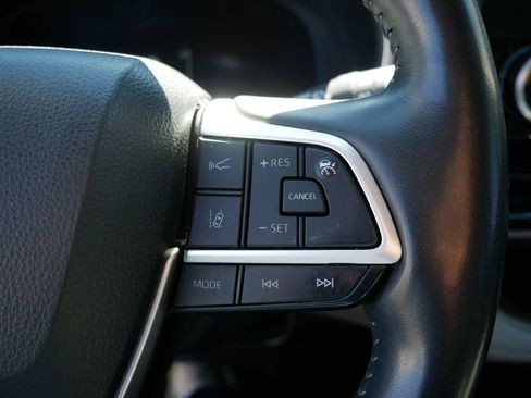 Used 2023 Toyota Highlander Limited AWD/4WD image 26