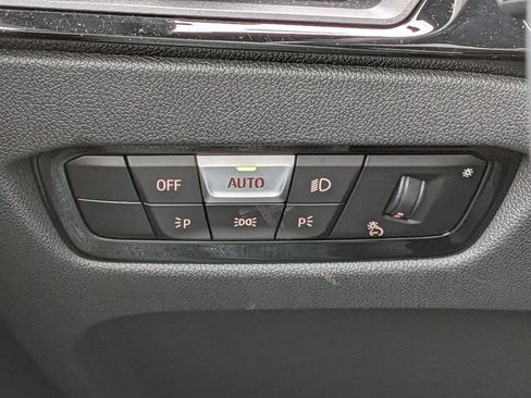 Certified 2024 BMW 230i 230i w/ Convenience Package image 17