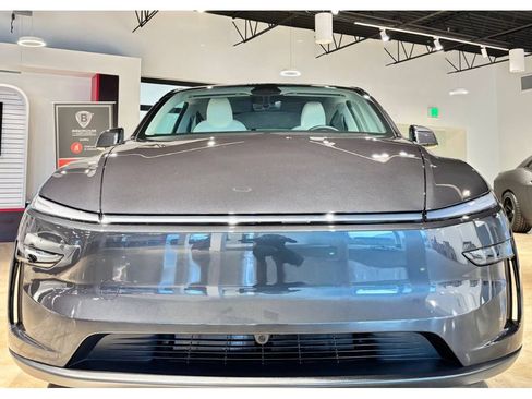 Used 2026 Tesla Model Y Long Range image 3