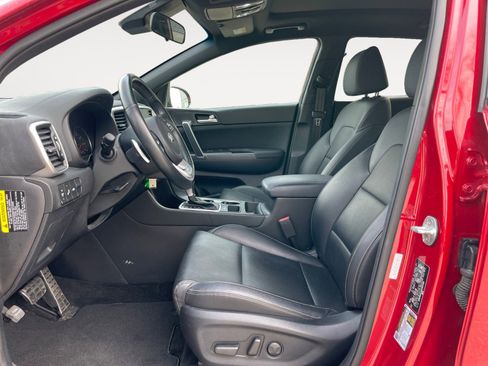 Used 2022 Kia Sportage Nightfall Edition image 9