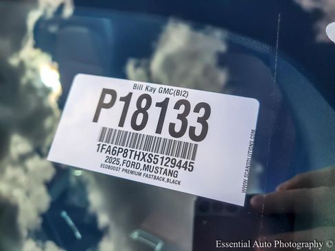 Used 2025 Ford Mustang Premium RWD image 21